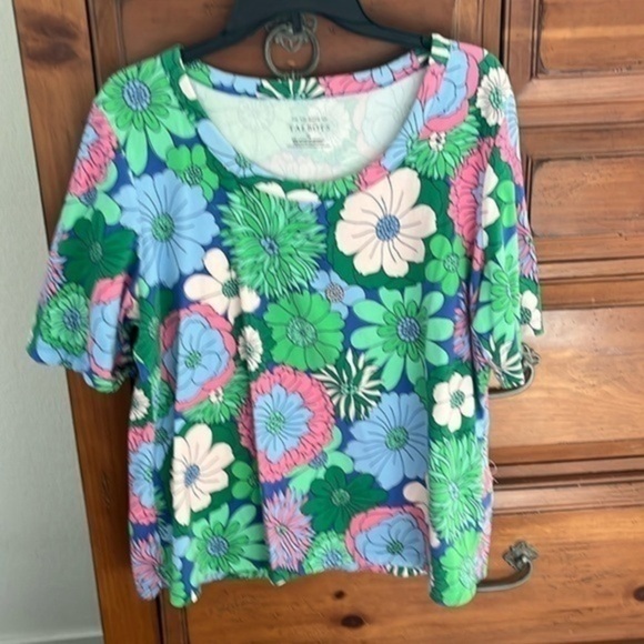 Talbots Tops - Talbots Women’s Green And Blue Floral Tee Size XL NWOT